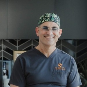 ד״ר נועם חי, מומחה לכירורגיה פלסטית ואסתטית